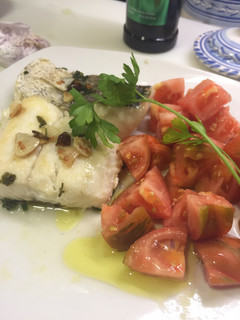 Una foto de Merluza al ajillo estilo dieta Mediterránea