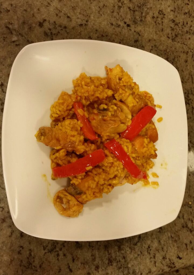 Una foto de Arroz a la cazuela con pollo o conejo