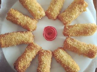 Chả giò hải sản sốt Mayonnaise