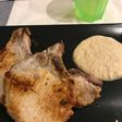Chuletas de cerdo con queso roquefort