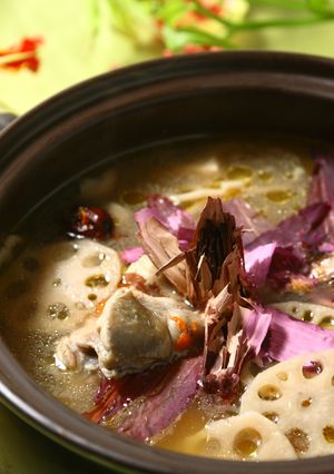 蓮花養生雞湯 的食譜成品照片