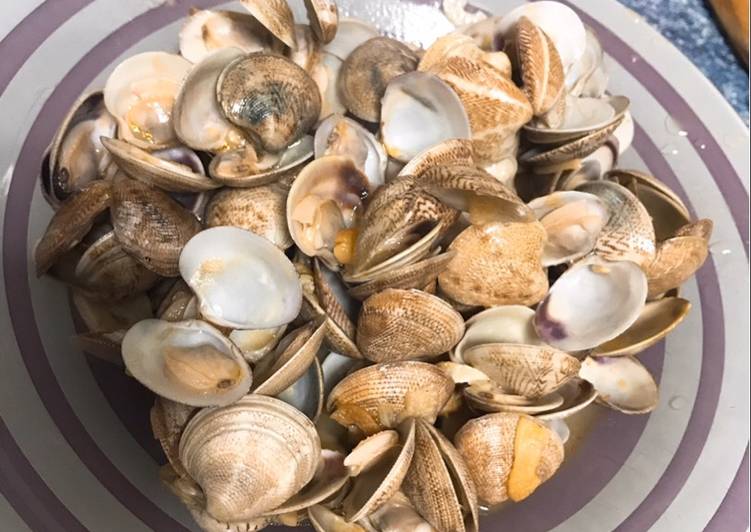 Almejas (chirla) al ajillo