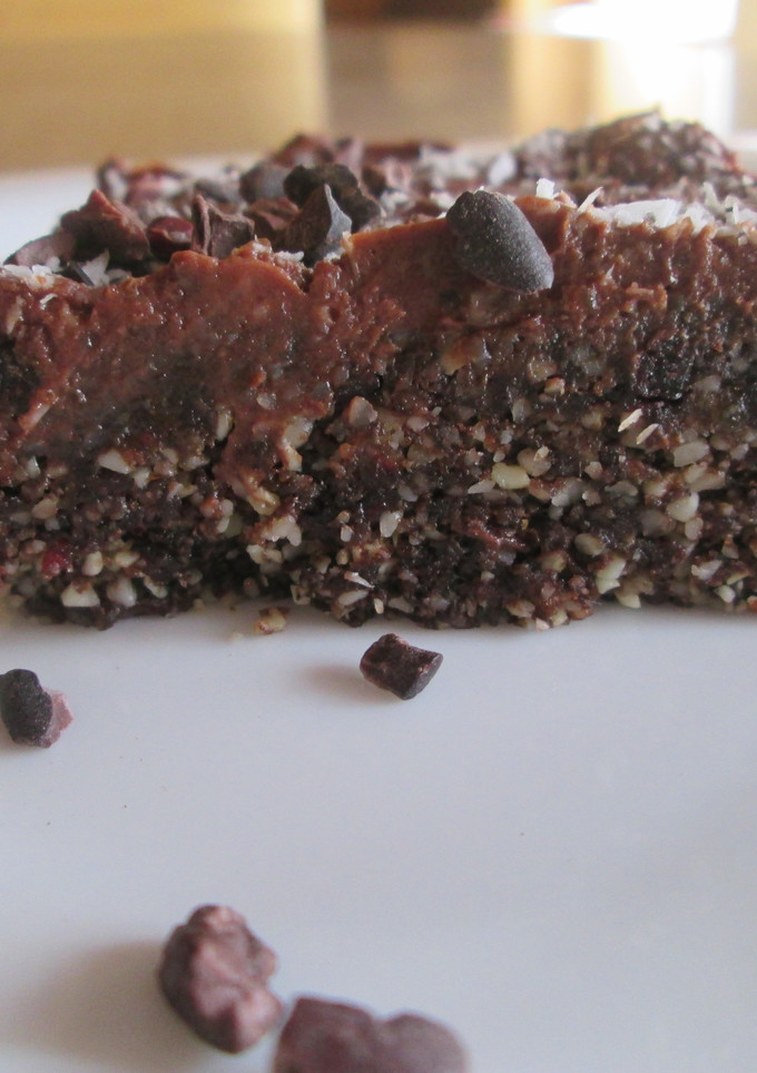 Una foto de Brownie crudivegano de chocolate