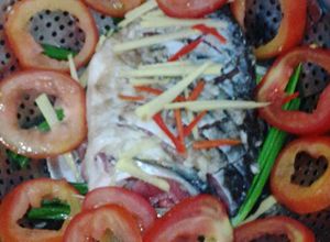 Hình của món Cá chép hấp gừng xả.