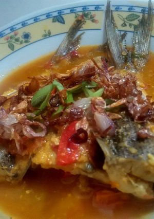 Foto resep Bandeng Bumbu Kuning. 