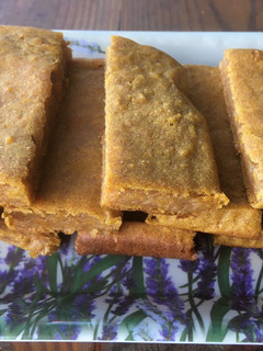 A picture of Pumpkin cake.