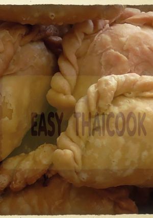 รูปของ แป้งและการพับ กะหรี่พั๊ฟ / How to Chicken curry puffs