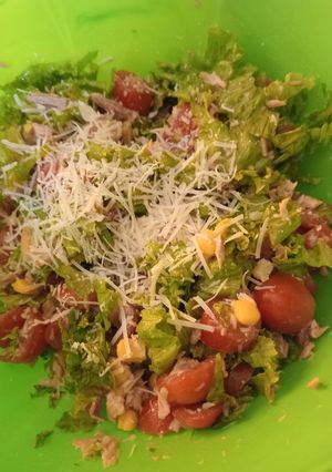 Una foto de Ensalada Fresca de hortalizas y atún!