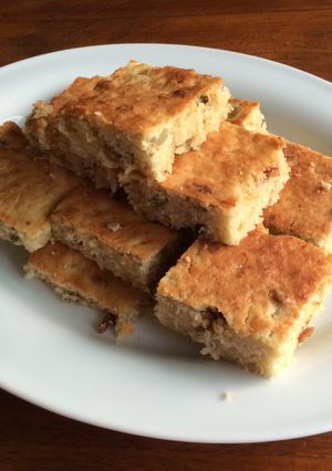 A picture of Banana Walnut Cake.