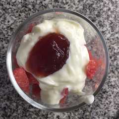 Una foto de Postre rápido Pomelo