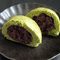 A picture of Steamed Azuki Stuffed Matcha Cakes.