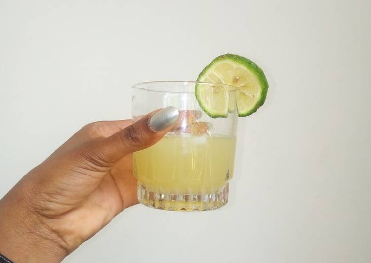 Simple Way to Make Speedy Classic Lemonade