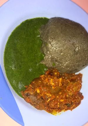 A picture of Amala with Ewedu(ayayo) soup.