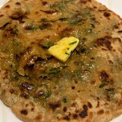 A picture of Kasuri methi paratha.