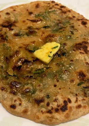 A picture of Kasuri methi paratha.