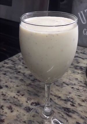 A picture of Yummy banana apple and cashews shake iftar special.
