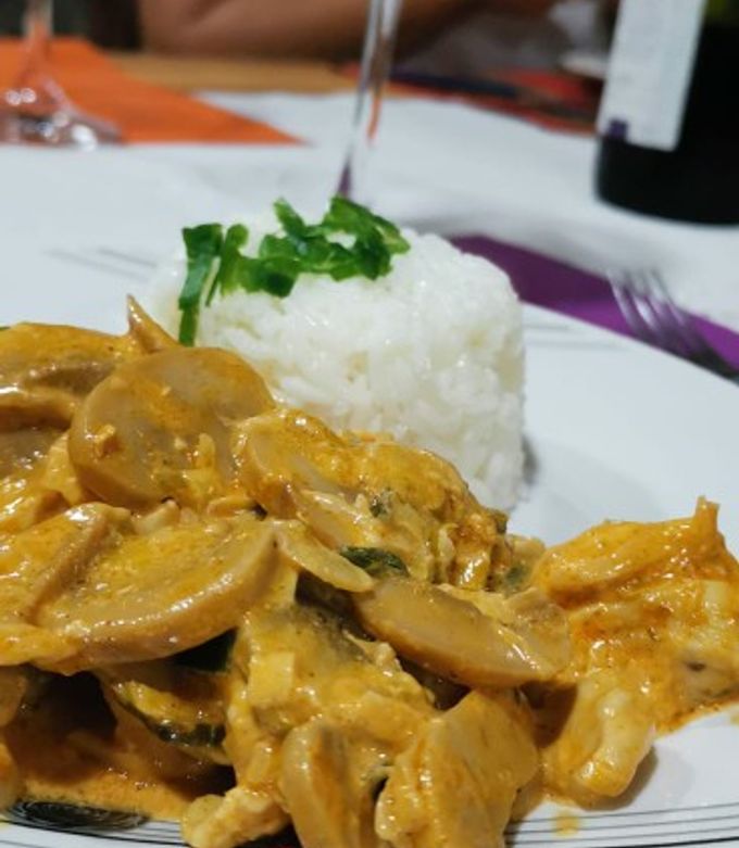 Una foto de Strogonoff de Pollo