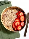 Avena remojada con chía, cacao y fresas – Desayuno saludable y fácil