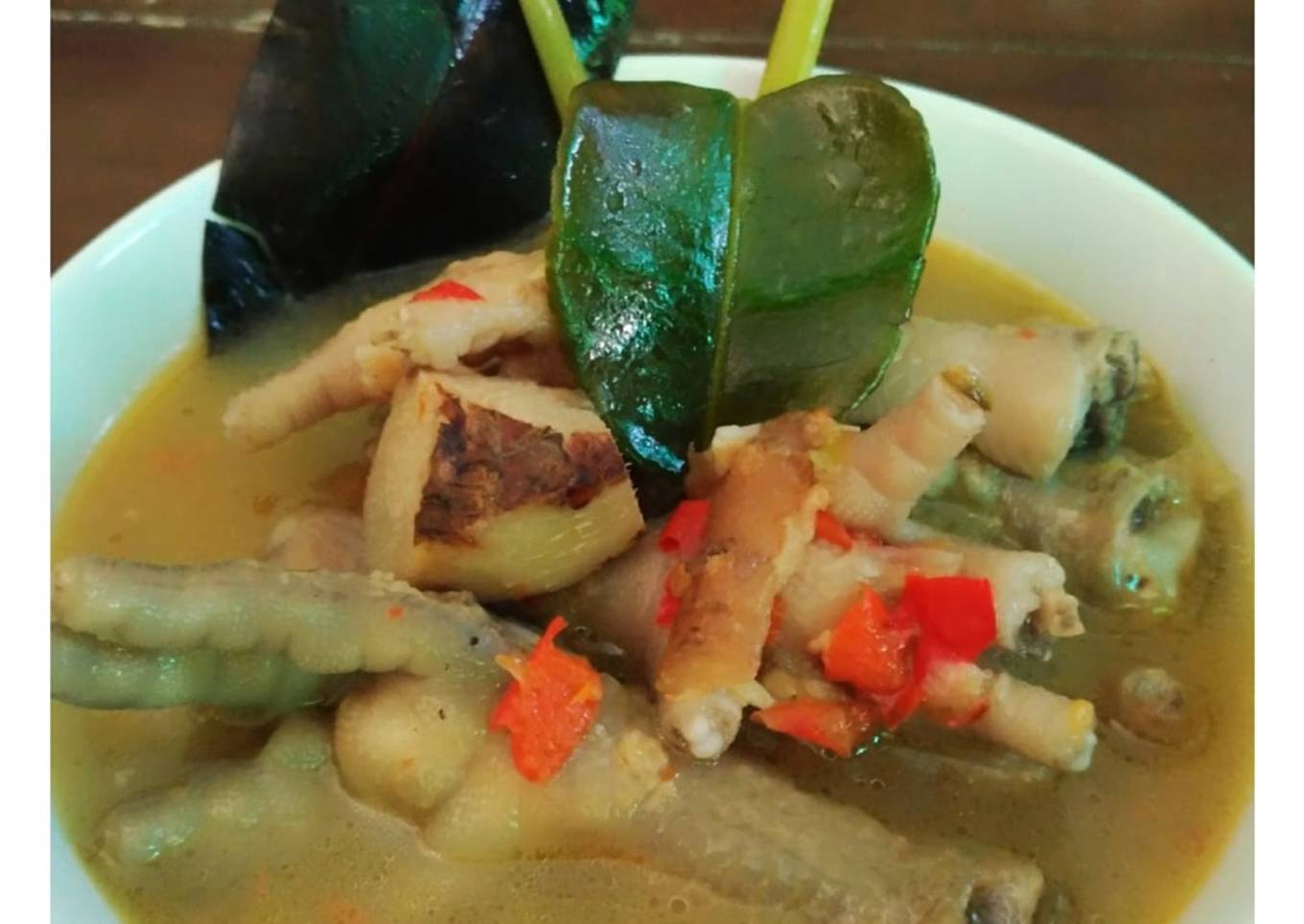 Ceker kuah pedas