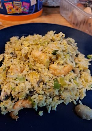 Une photo de Riz sauté crevette et champignon