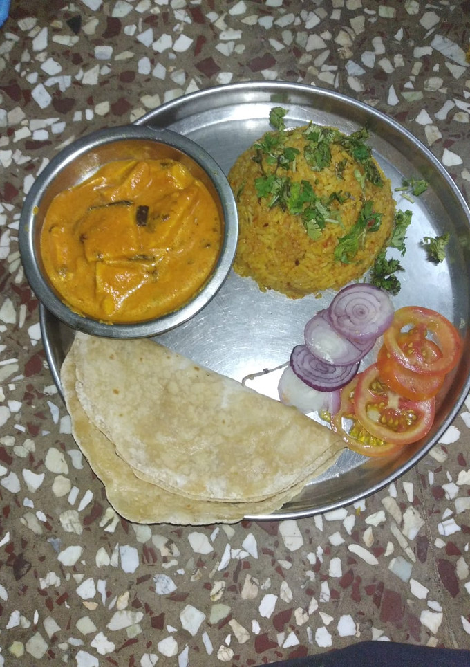 શાહી પનીર (Shahi Paneer Recipe in Gujarati) રેસીપી મુખ્ય ફોટો