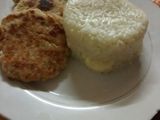 Hamburguesas de pollo con arroz