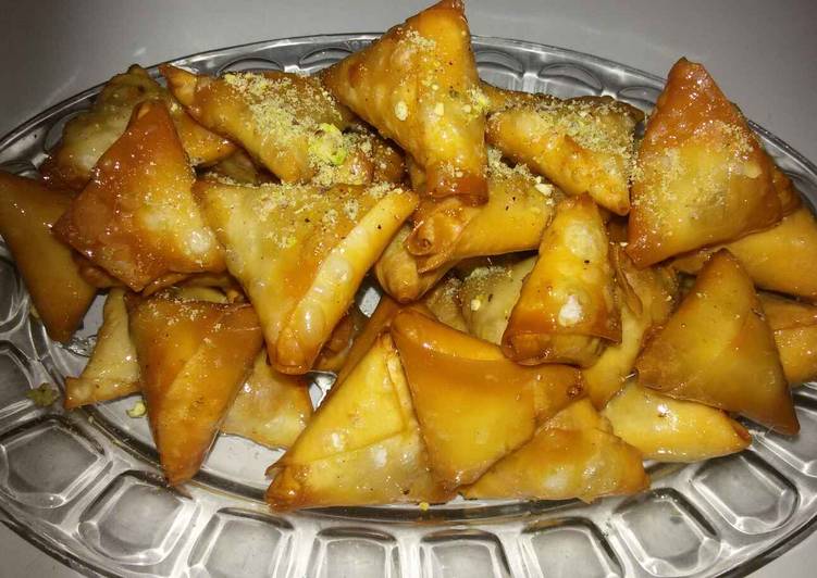 طريقة عمل السمبوسة الحلوة