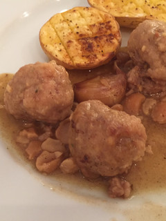 Una foto de Albondigas en salsa de almendras