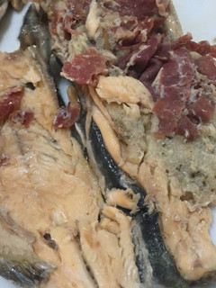 Una foto de Trucha rellena de jamón y piñones