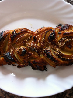 Una foto de Trenza rellena de membrillo