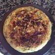 Tortilla de calabacín con puerro y cebolla