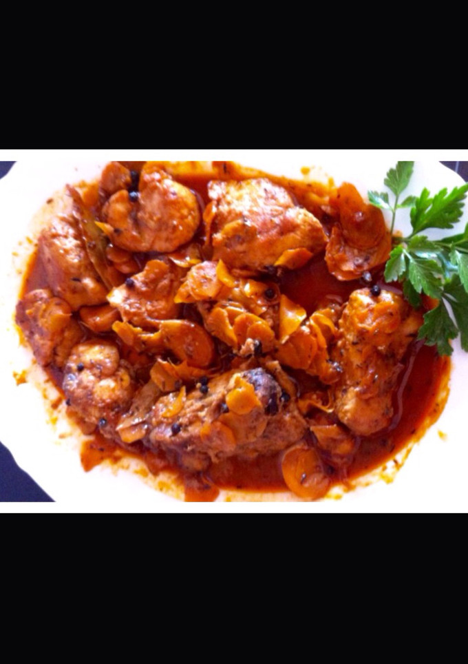 Una foto de Pollo en escabeche 