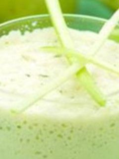 Una foto de Batido ligero de manzana y apio