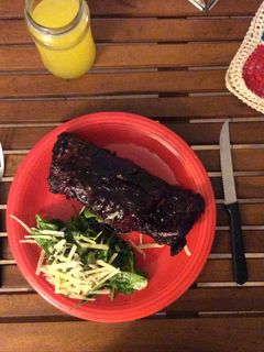 Una foto de Ribs con salsa barbacoa bien Yankee!!!