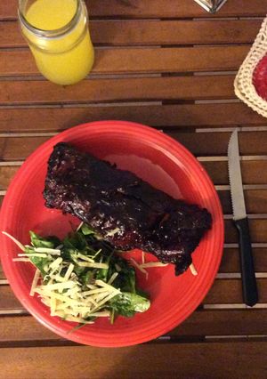 Una foto de Ribs con salsa barbacoa bien Yankee!!!