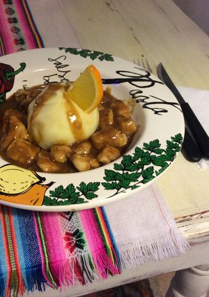 Una foto de Pollo a la Naranja con Puré y Estilo! 