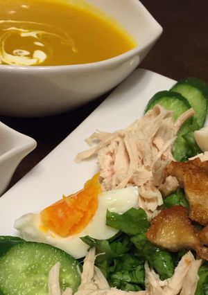 A picture of Crispy chicken salad.