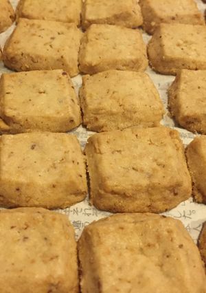 A picture of Crisp Almond Cookies .