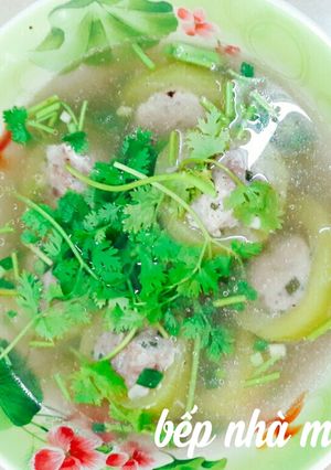 Hình của món Canh bầu nhồi thịt.
