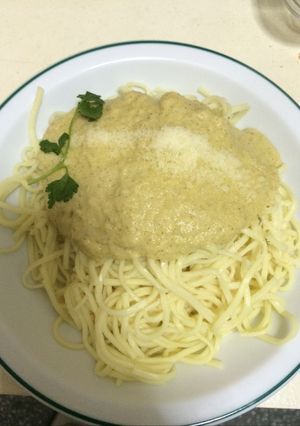 Una foto de Fideos con crema de brócoli