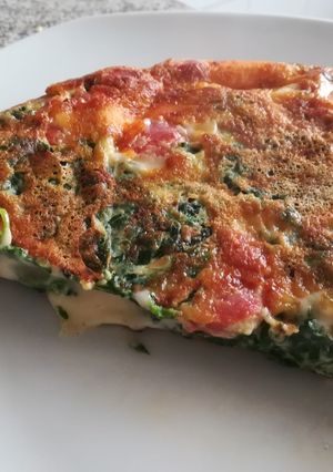 Una foto de Tortilla de Espinaca y Choricillos/ Método Grez