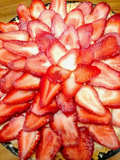 Una foto de Tartaleta de frutillas 🍓 y crema pastelera 🤗