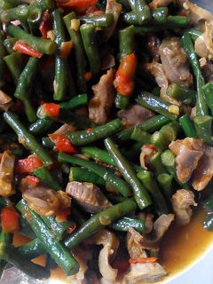 Foto resep Tumis kacang pedas dengan ampela ayam 