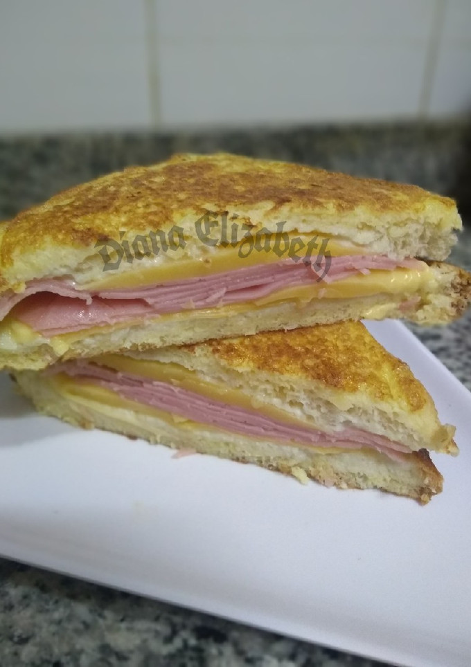 Una foto de Tostada Francesa salada.🤩👩🏼‍🍳