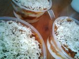 Pasta makaroni in cup