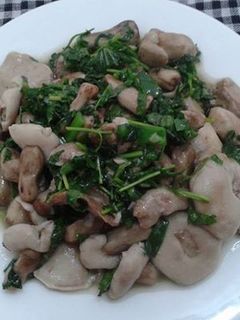 Hình của món Nấm tràm xào lá lốt.