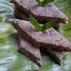 A picture of KUE KUMBU KACANG MERAH,Kue Langka Dari Bumi Sriwijaya.