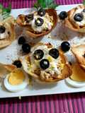 Cestitas de pan de molde rellenas de ensaladilla