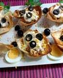 Cestitas de pan de molde rellenas de ensaladilla
