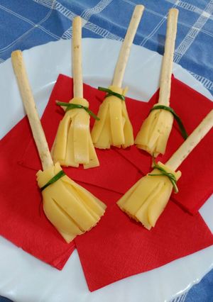 Una foto de Escobas de queso de "bruja"